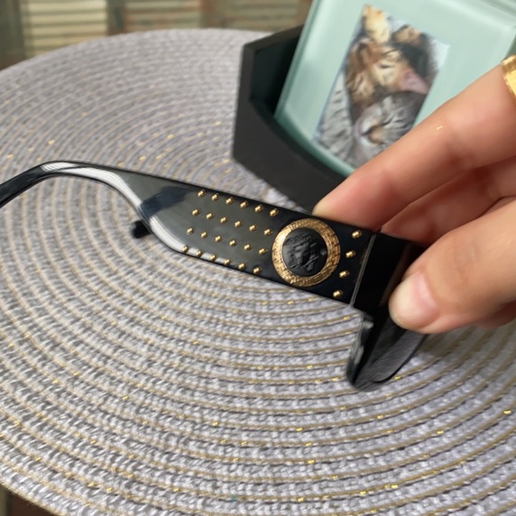 SOLD Versace sunglasses - Picture 2 of 4